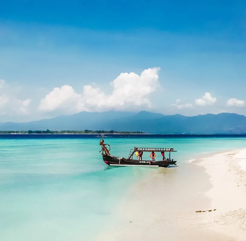 bali beach boat