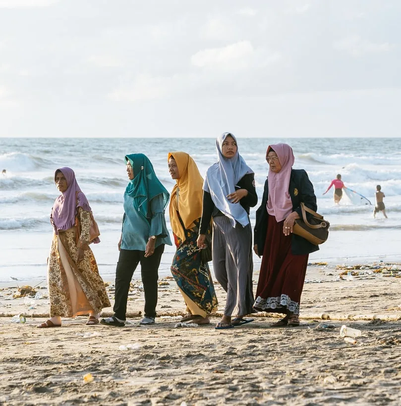 muslim women beach bali