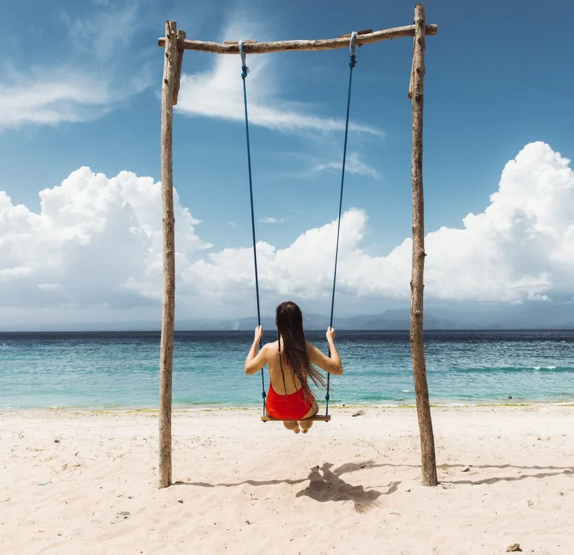 nusa penida beach swing