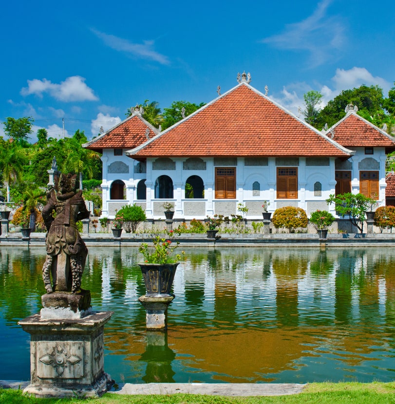 karangsem water palace