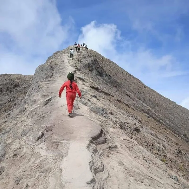 Putu-Hikes-To-The-Top-Of-Mount-Agung