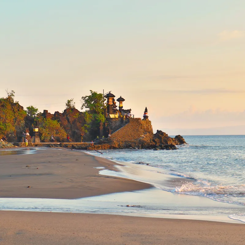 Batu-Bolong-Beach-In-Bali-At-Sunset