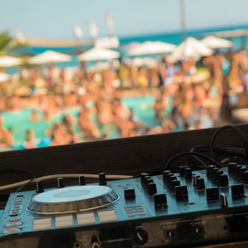 DJ-decks-at-Bali-Beach-Club-Party