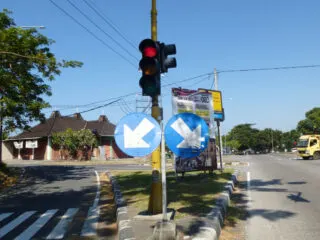 Locals Disgusted As Tourists In Bali Go Viral For Vandalism And 'Dirty Actions' At Traffic Stop