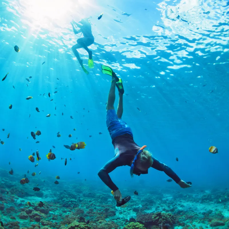 Diver-Free-Dives-Off-Nusa-Penida-In-Bali