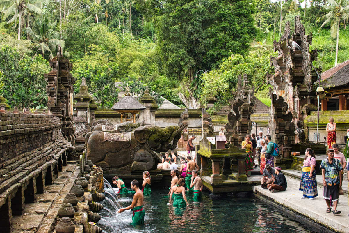 tourism jobs indonesia