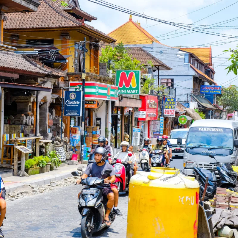 Traffic-Drives-Through-Central-Ubud-In-Bali