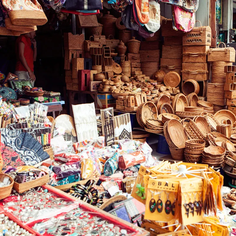 Shop-Gift-Store-Stall-With-Trinkets-and-Souviners-In-Bali
