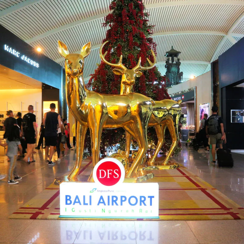 Bali-Airport-Terminal-At-Christmas