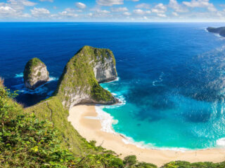 Bali Authorities Ban Tourists From Swimming At Nusa Penida's Most Famous Beaches Over Safety Concerns