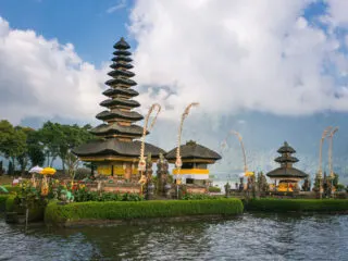Bali's Famous Ulan Danu Beratan Temple Launches Novel Tourist Experience