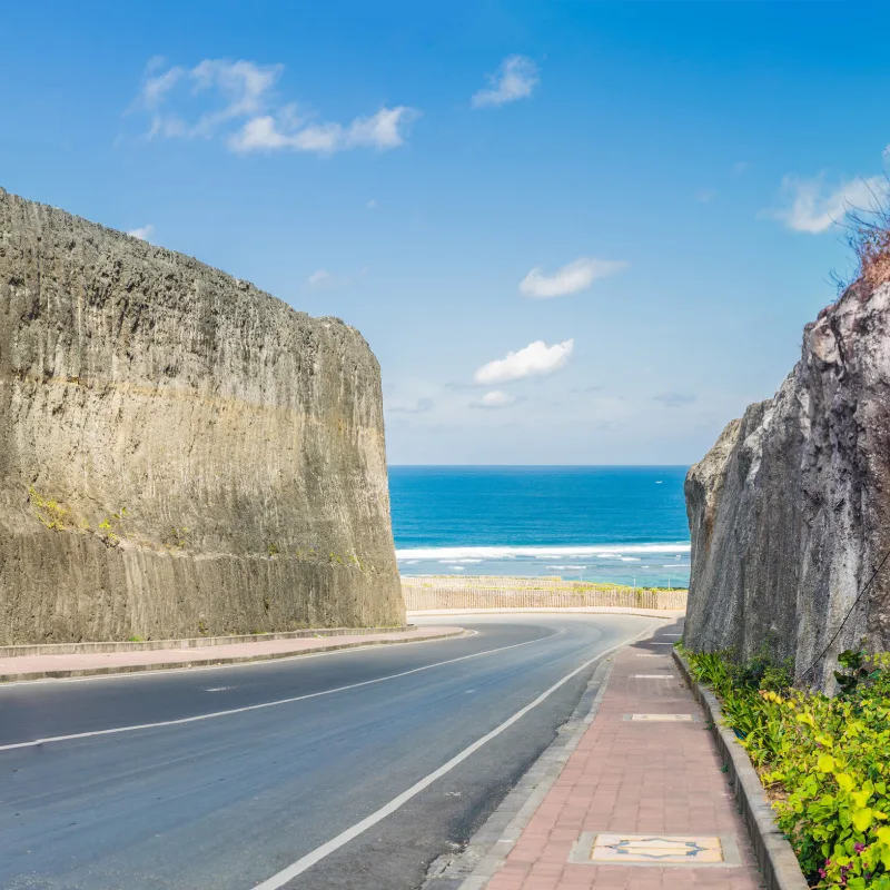 Cliffs-On-the-way-to-Tanah-Barak-Beach-Next-To-Pandawa-Beach-in-South-Kuta-Bali