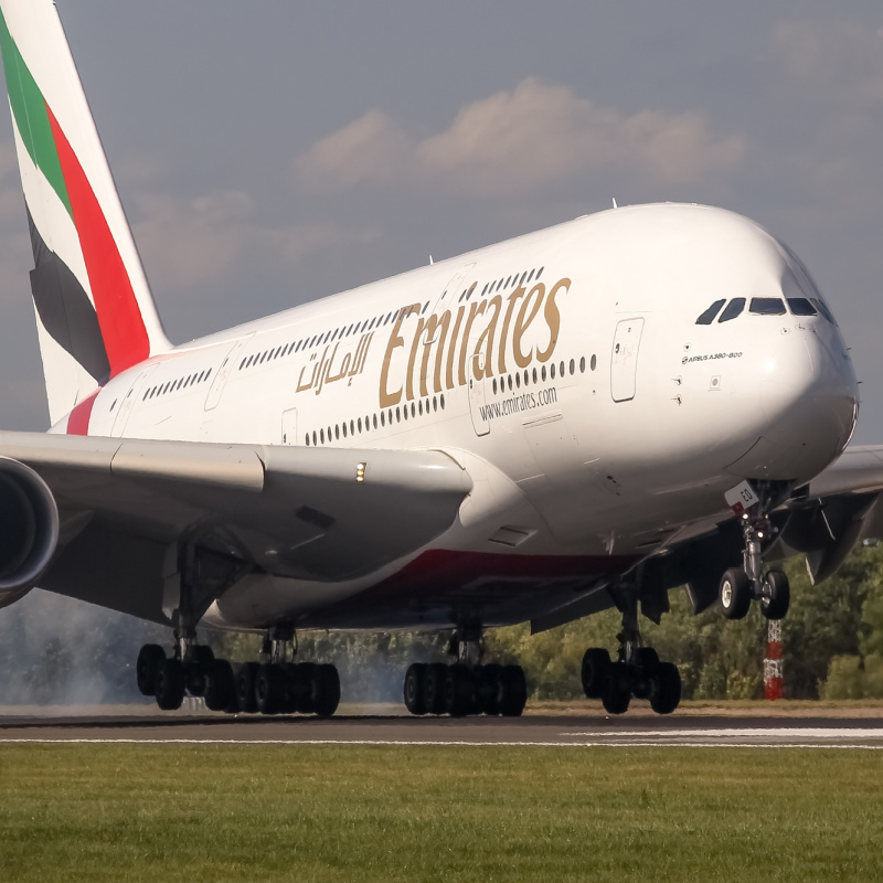 Emirates Plan Takes Off A380.