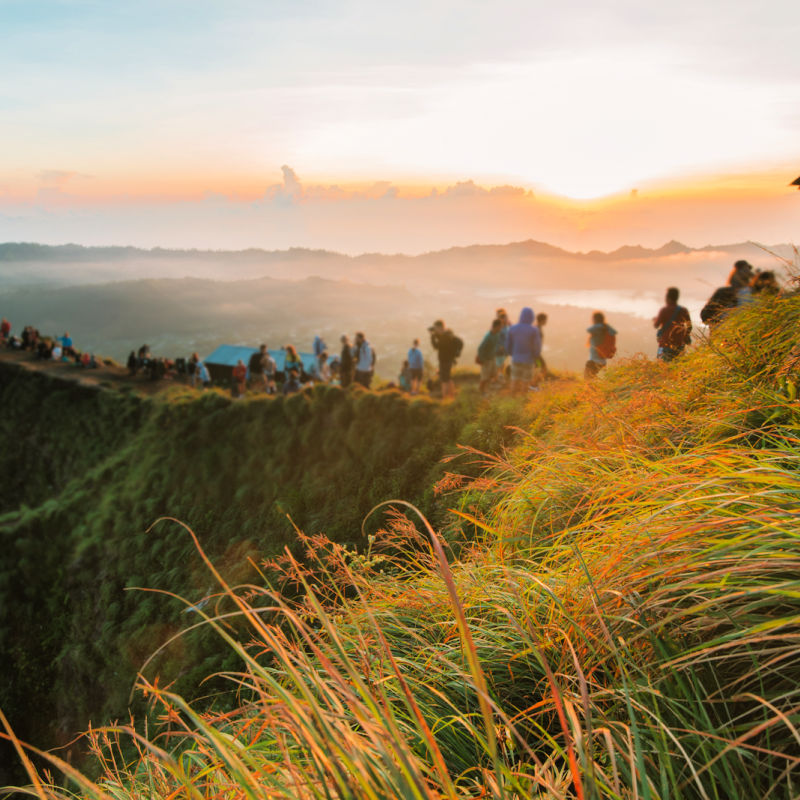 Tourists-Hike-Down-Mount-Agung