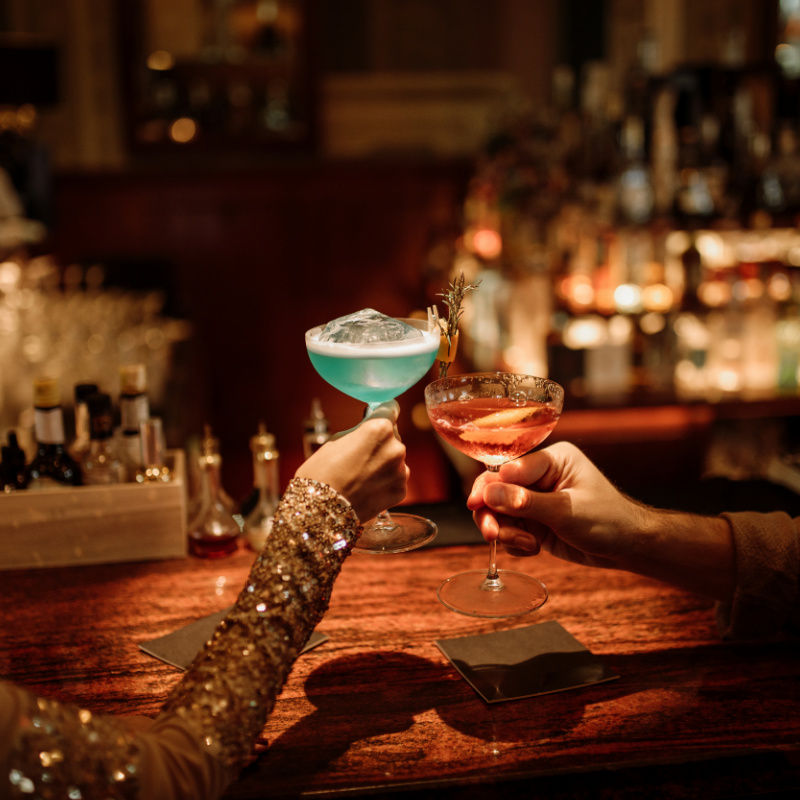 Cocktails-in-Nighclub-Bar-