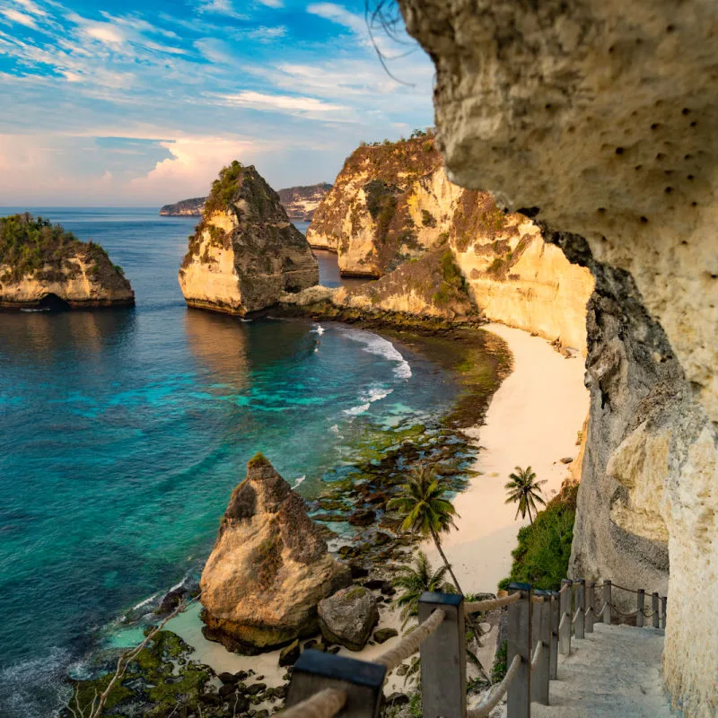 View-Of-Kelingking-Beach-in-Nusa-Penida