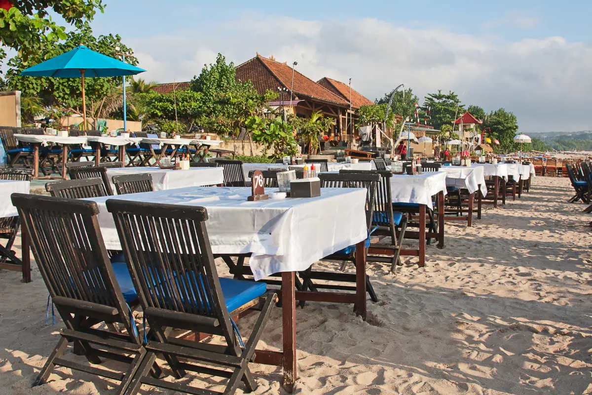 Want To Experience Bali's Beachfront Dining At It's Finest? Jimbaran Is For You