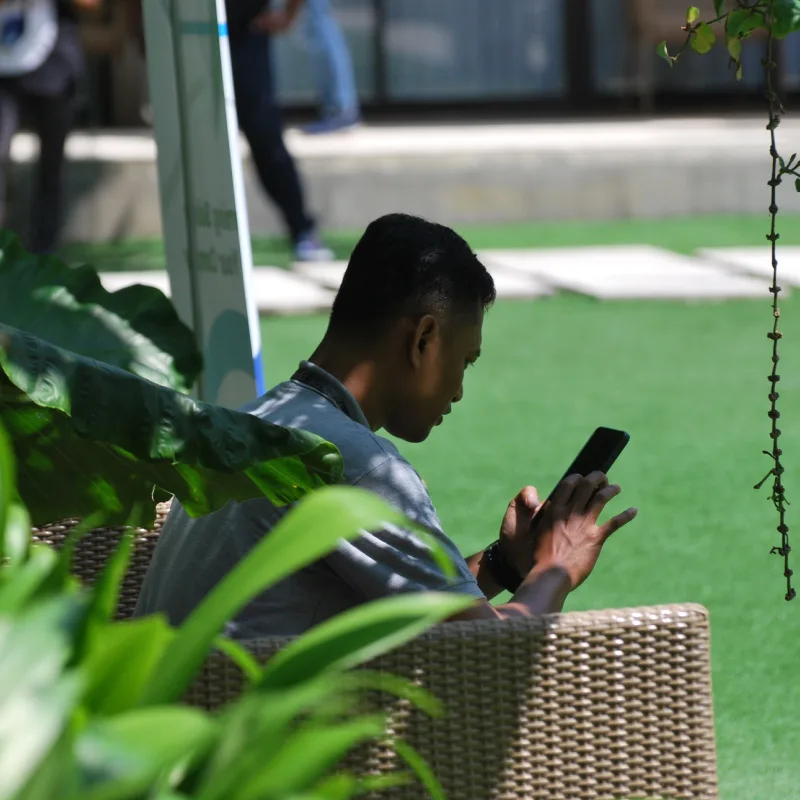 Bali-man-on-phone