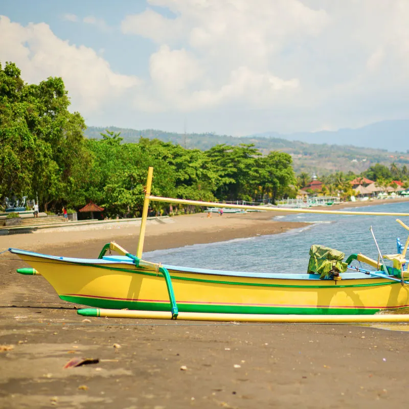 Lovina-Beach-in-Bali