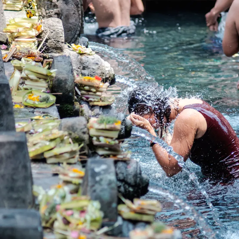 Melukat-ceremony-at-Bali-Temple