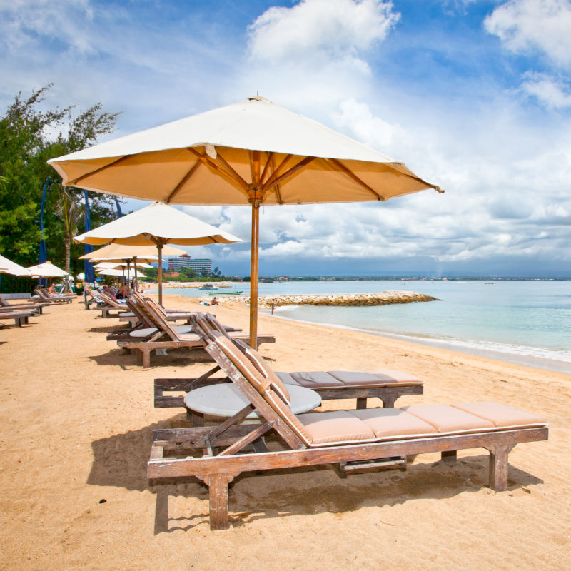Sun-Lounger-on-Sanur-Beach-Bali