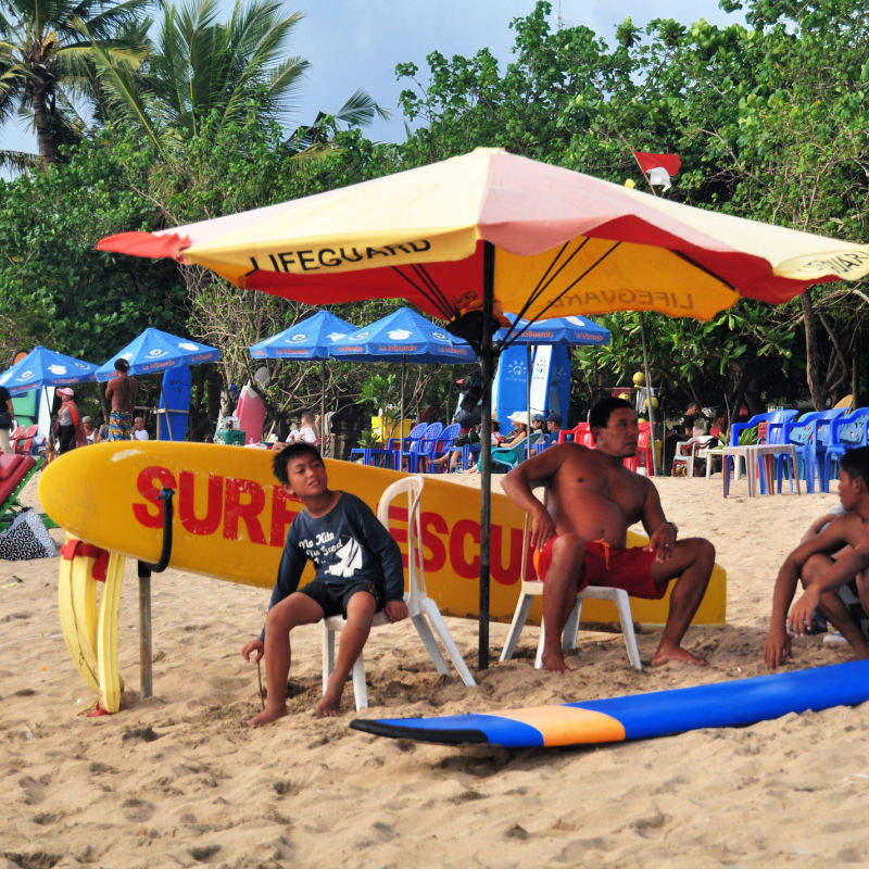 Surf-Lifeguard-Rescue-Bali-Beach-Kuta