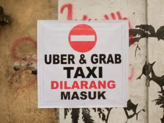 Backlash In Bali As Local Driver Harasses Tourists For Using Online Taxi Service