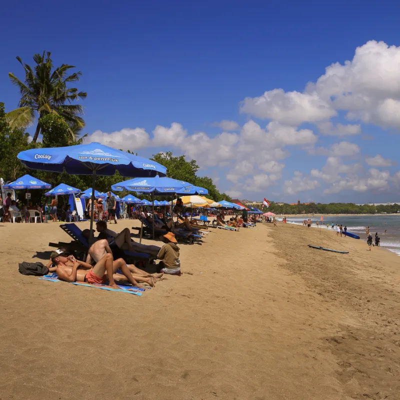 Kuta-Beach-Tourists