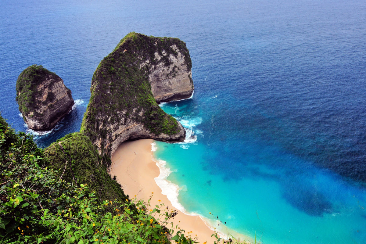 Tourists Urged Not To Swim At This Famous Bali Beach As Tragedy Strikes ...