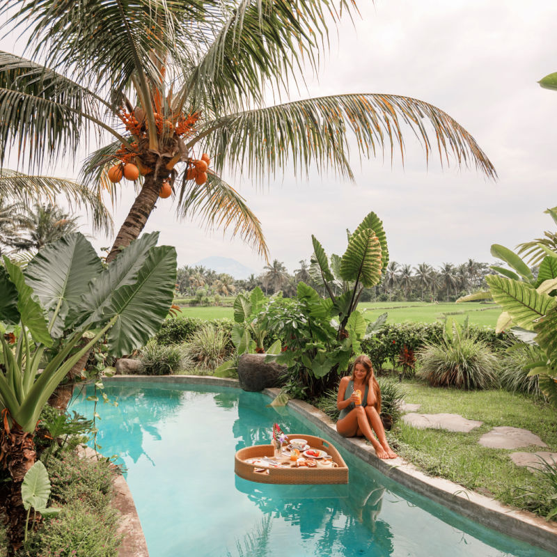 Los millennials están más interesados ​​en viajar a destinos como Bali que en cosas materiales