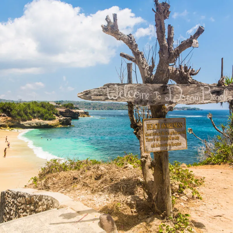 Dream-Beach-in-Nusa-Lembongan