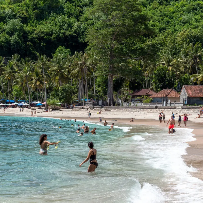 Tourists-on-Bali-Beach-Nusa-Penida