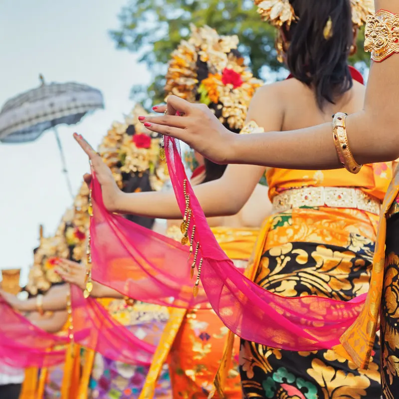 women dancing in Bali