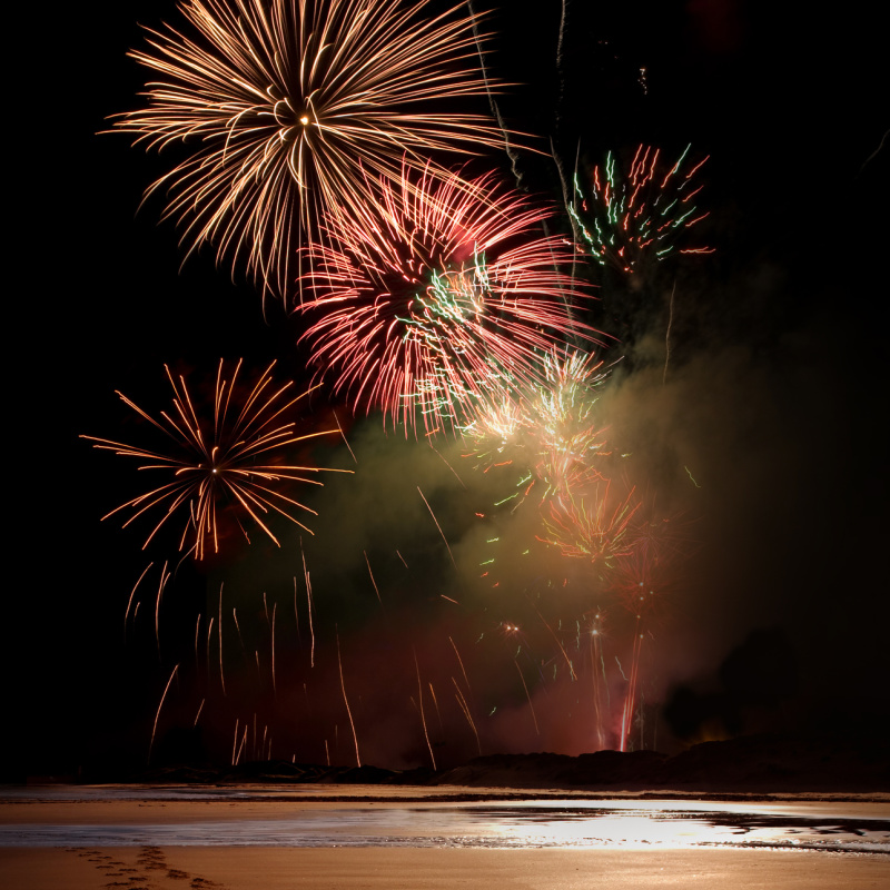 Fireworks-over-beach