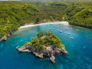 Minister Describes This Bali Beach As ‘Truly Stunning’