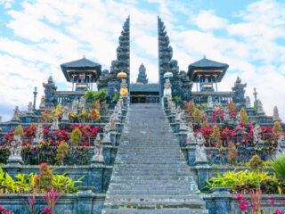 Tour Guides At This Leading Attraction In Bali Are Committed To Professionalism