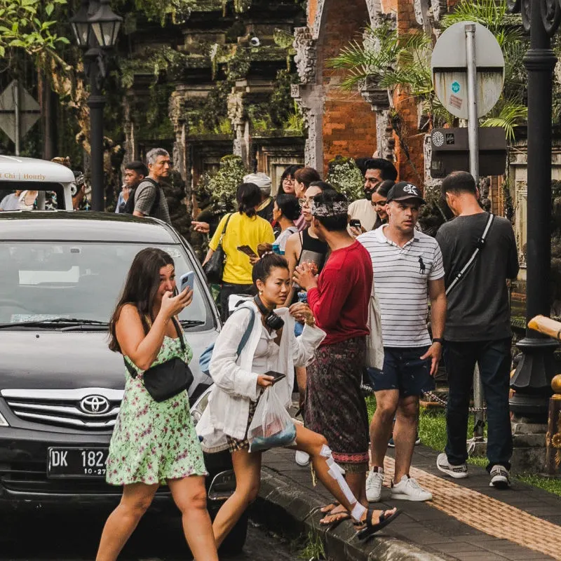 Tourists-Walk-Outside-Ubud-Palace-in-Bali