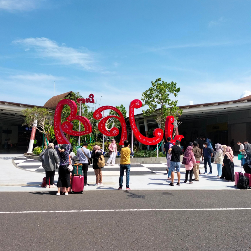 Bali-Sign-in.-Red-Letters-At-Bali-Airport-Domestic-Terminal