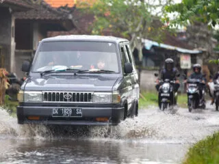 Bali Tourists Asked To Be On High Alert For Natural Disasters This Monsoon Season