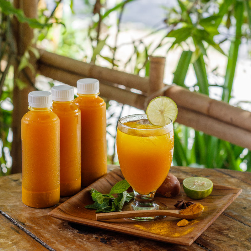 Jamu-traditional-herbal-drink-on-table-in-Bali