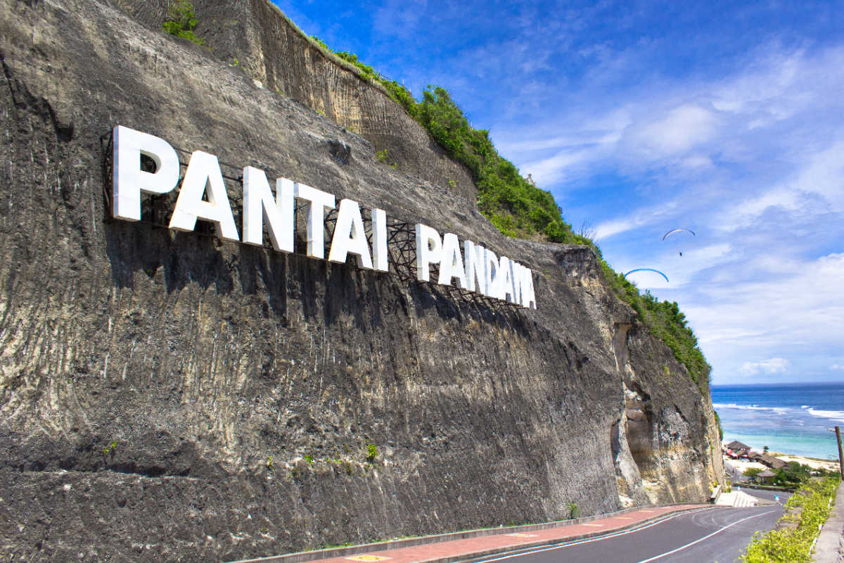 Pantai Pandawa Sign on Cliff in Bali.jpg