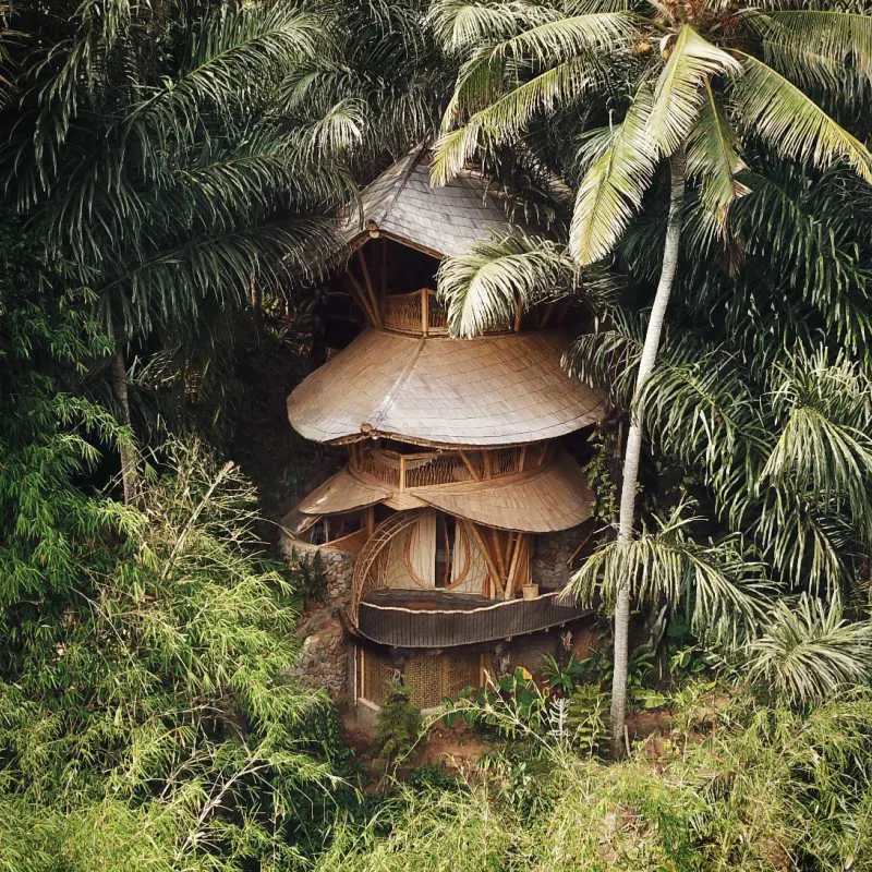 Aura-House-Bamboo-Treehouse-in-Bali