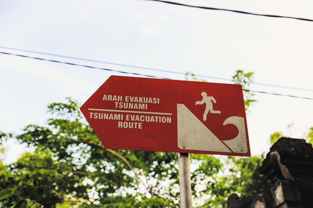 Tsunami Evacuation Sign in Bali.jpg