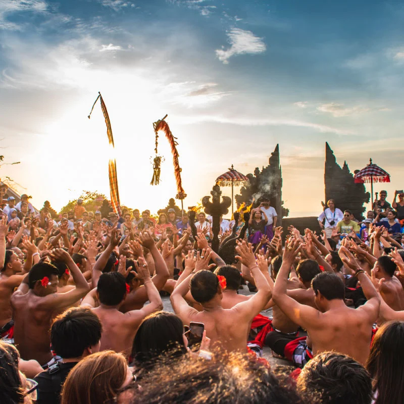 Kecak-dancers-perform-at-Uluwatu-ampitheater