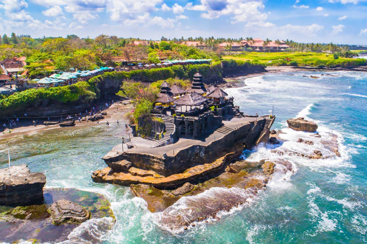 tanah lot temple in tabanan bali.jpg