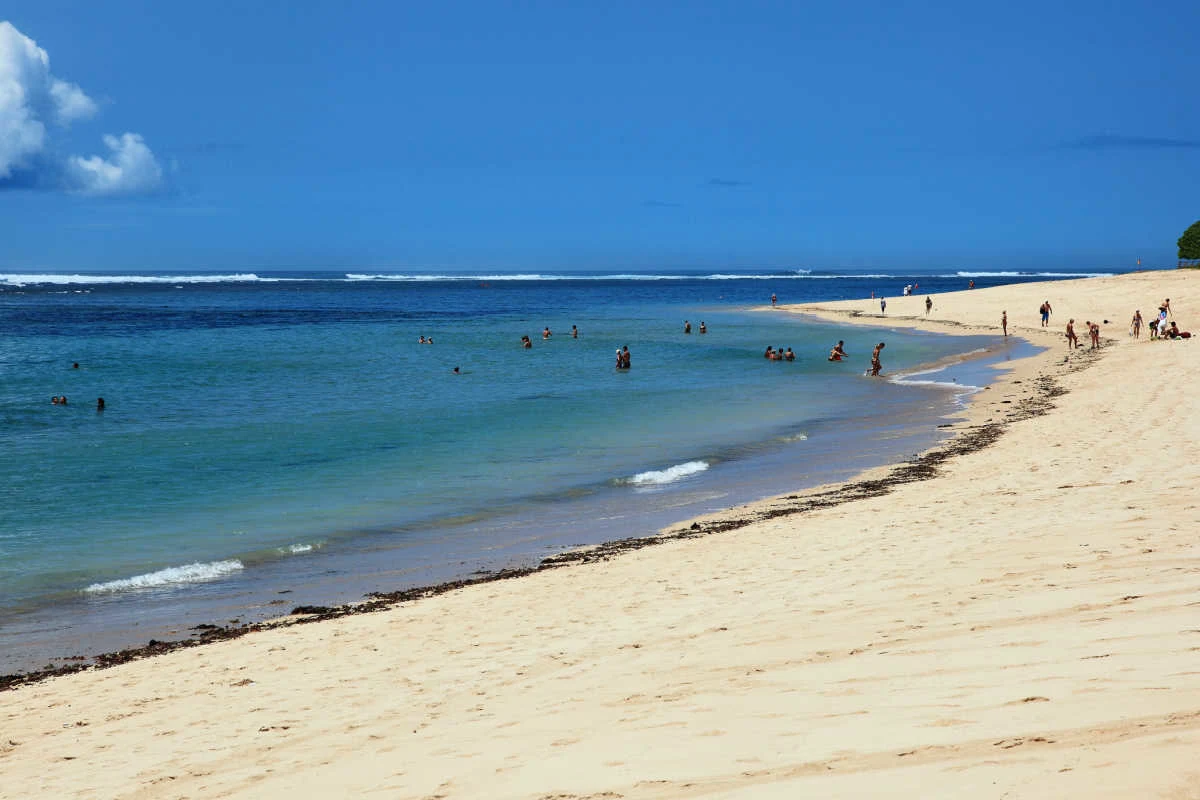 Nusa Dua Beach in Daytime.jpg
