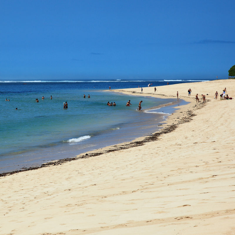 Nusa-Dua-Beach-in-Daytime