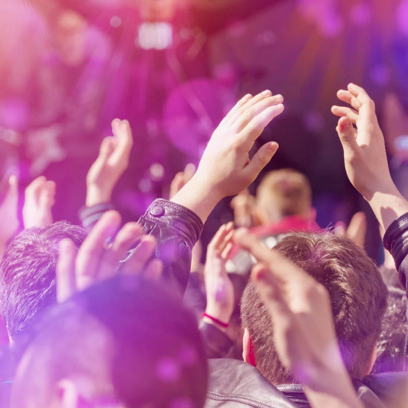 People-Clap-At-live-Music-Gig-Concert