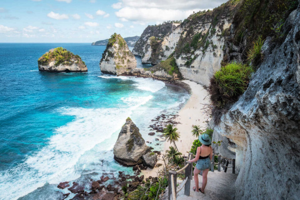 Amazing Video Shows Balis Most Famous Cliff Walk In New Light The Bali Sun