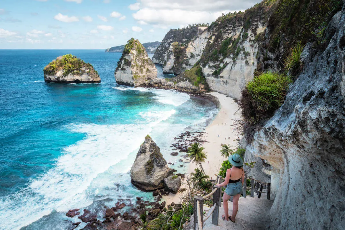 Diamond Beach Trail Nusa Penida.jpg